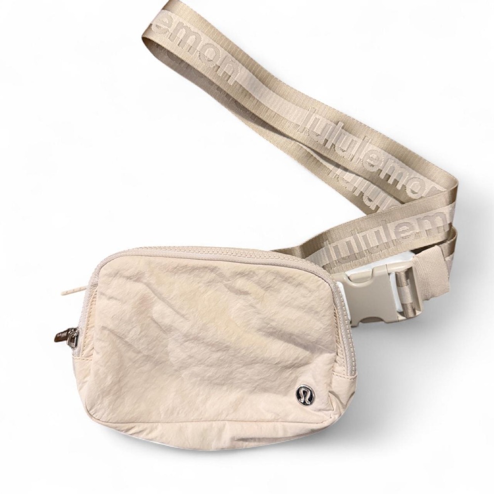Lululemon Unisex Everywhere Belt Bag 1L White Opal Logo Strap OS